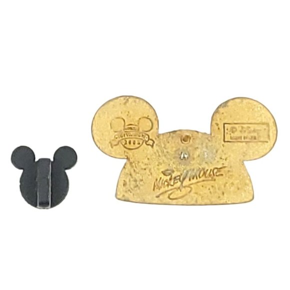 Vintage 2002 Walt Disney World Mickey Mouse Club Hat Flocked WDW Pin 15748 - Picture 3 of 6